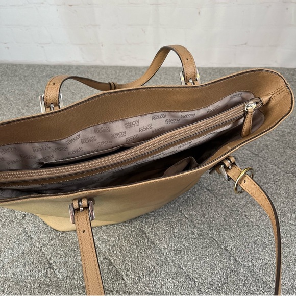 Michael Kors Tote Bag Tan/Camel Silver Accents Handled Bag Front Card Organizer - Picture 5 of 12